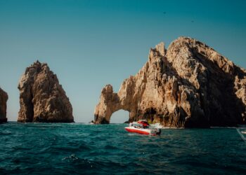 Why Celebrities Can’t Resist Los Cabos: The Sun-Kissed Playground Where Stars (and Dreams) Come to Life