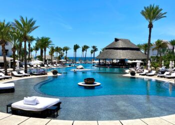 Beyond the Brochure: The Real Difference Between Timeshare and Hotel Stays in Mexico